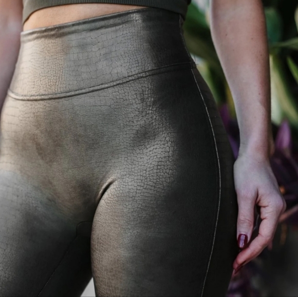 Spanx Faux Leather Shiny Croc Leggings Olive XS